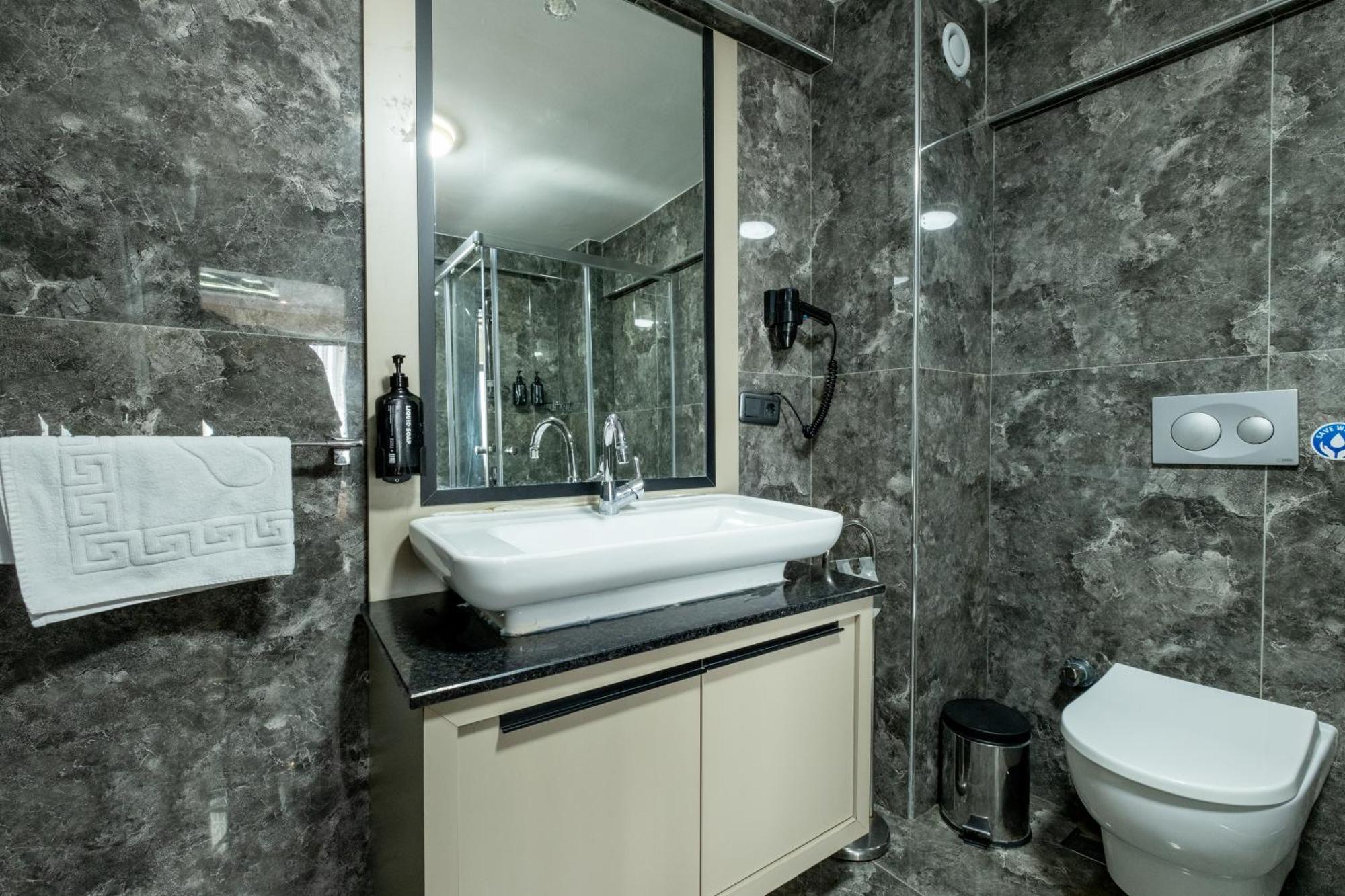 Frt Airlines Hotel - Istanbul Airport Arnavutkoy Bagian luar foto