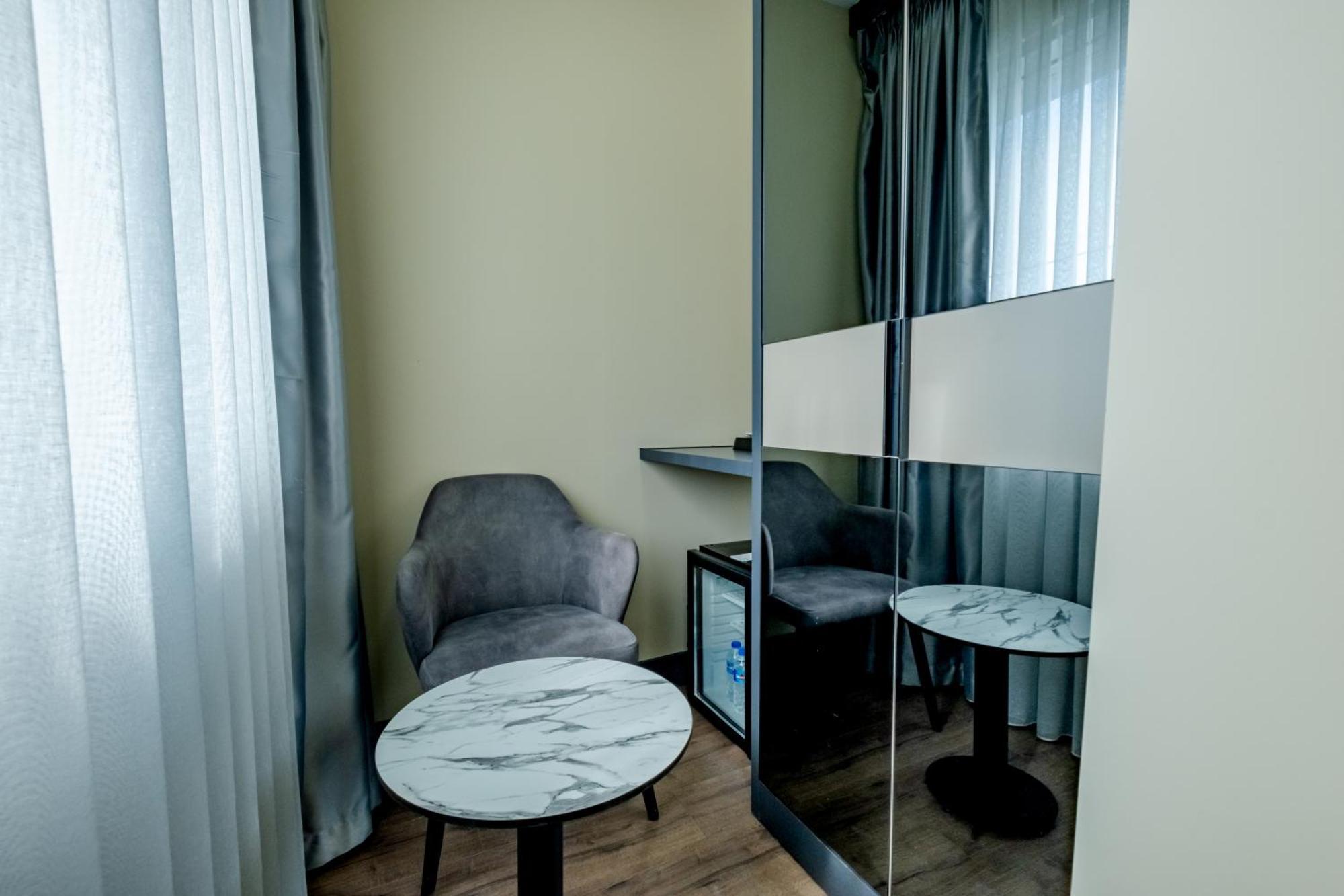 Frt Airlines Hotel - Istanbul Airport Arnavutkoy Bagian luar foto
