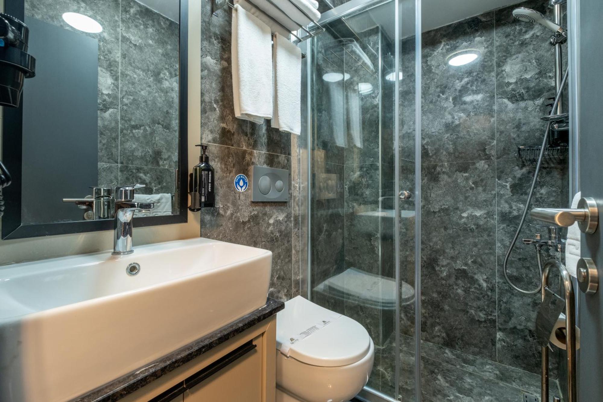 Frt Airlines Hotel - Istanbul Airport Arnavutkoy Bagian luar foto