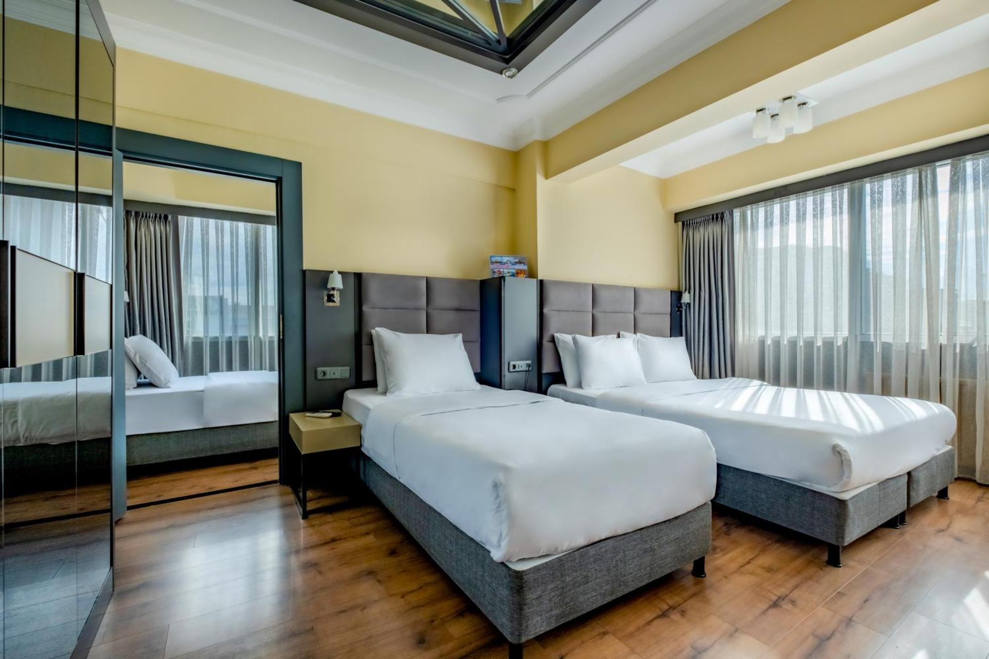 Frt Airlines Hotel - Istanbul Airport Arnavutkoy Bagian luar foto